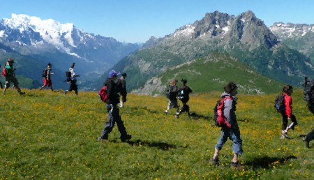 la randonnée pédestre, faire du sport en prenant le temps d'apprécier le paysage